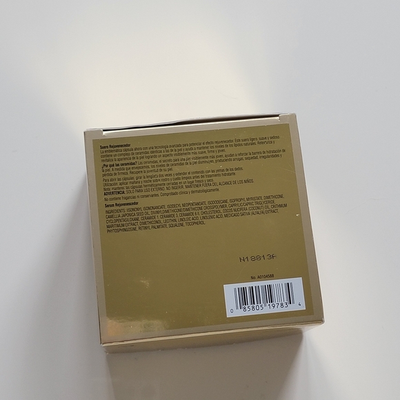 Daily Youth Restoring Serum By Elizabeth Arden 60 Capules - Picture 4 of 5